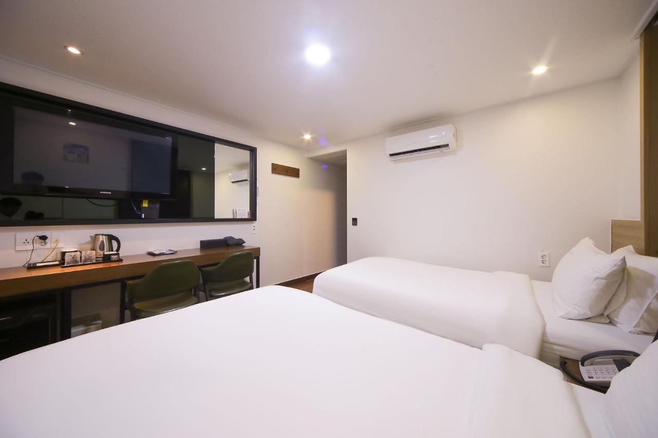 The Bs Hotel Busan Station Exterior photo