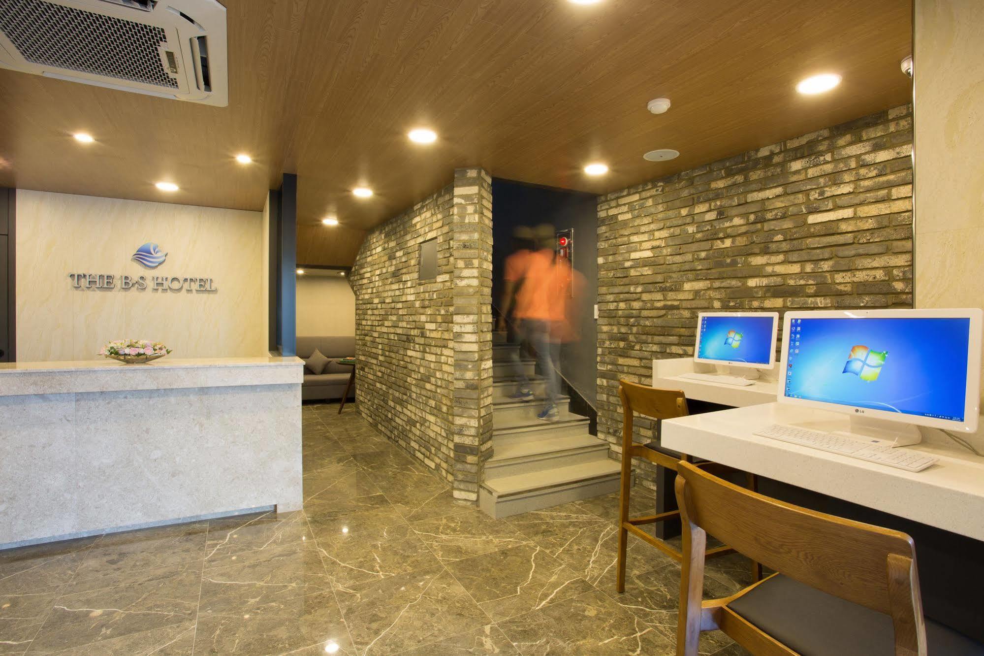 The Bs Hotel Busan Station Exterior photo