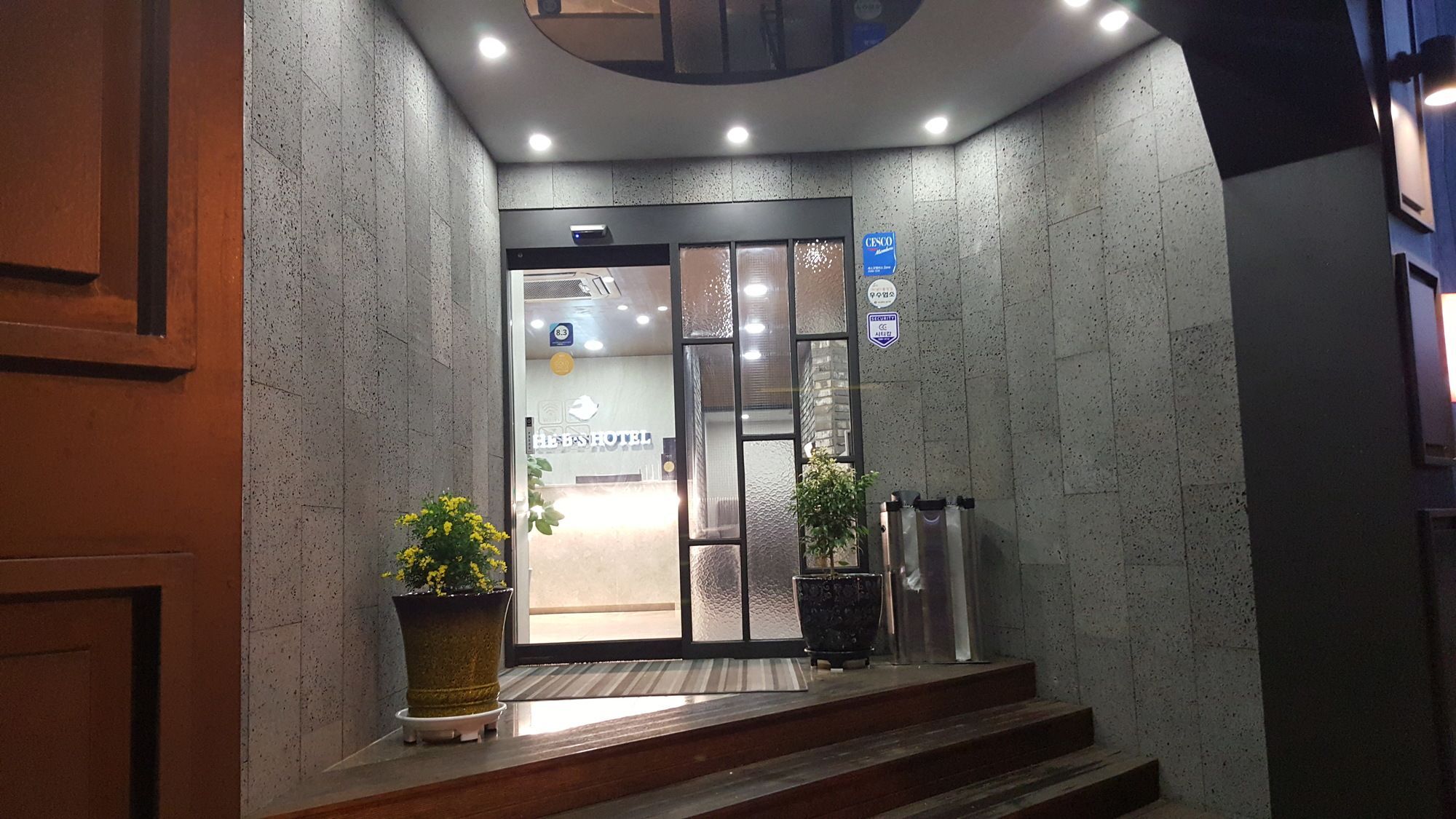 The Bs Hotel Busan Station Exterior photo